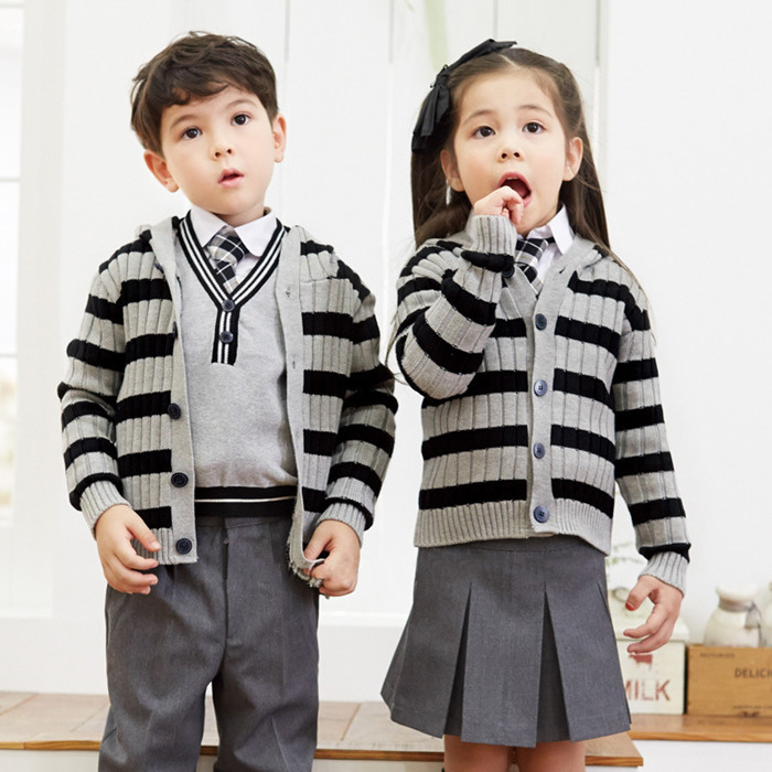 2017 latest stripe design long sleeve cardigan kindergarten uniform